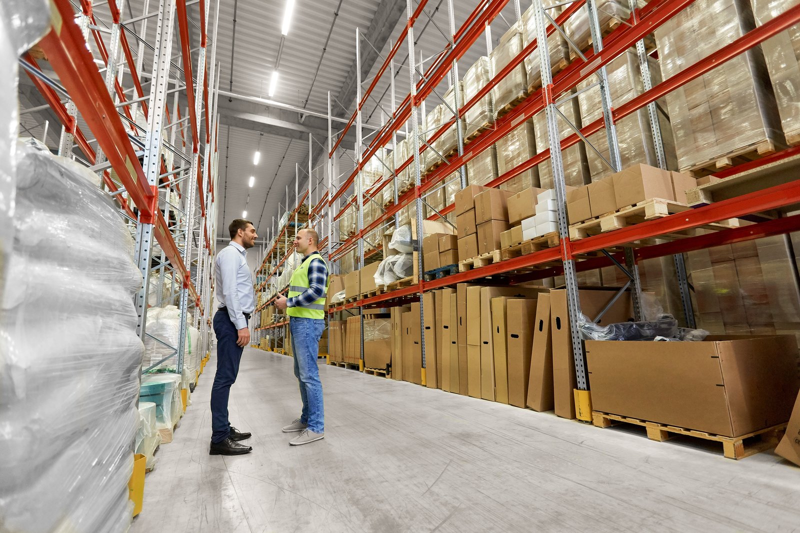 Warehouse capacity and service availability